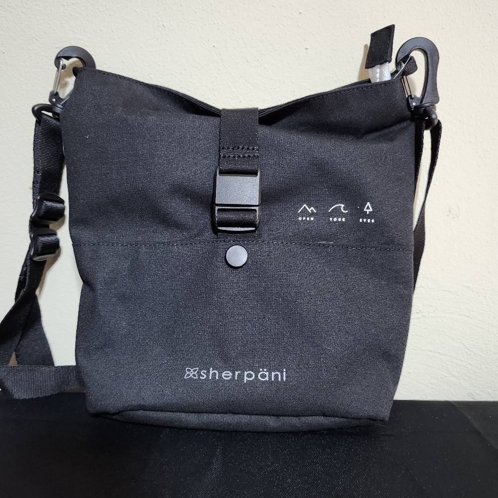 Sherpani  Messenger Bag